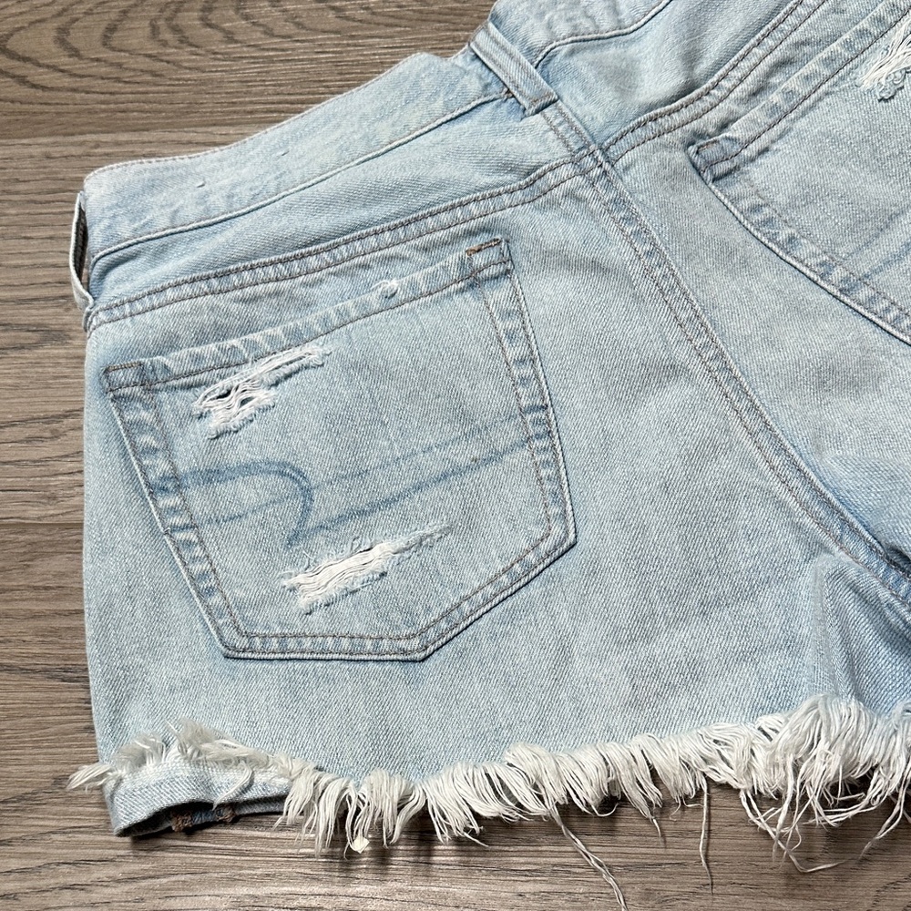 American Eagle Outfitters Light Blue Frayed Jean Shorts - Picture 6 of 9